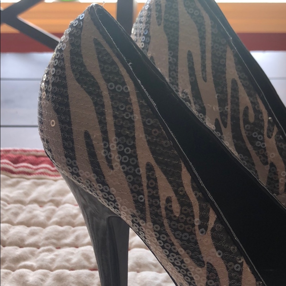 Brand New Sequence Zebra Print Platform - image 2
